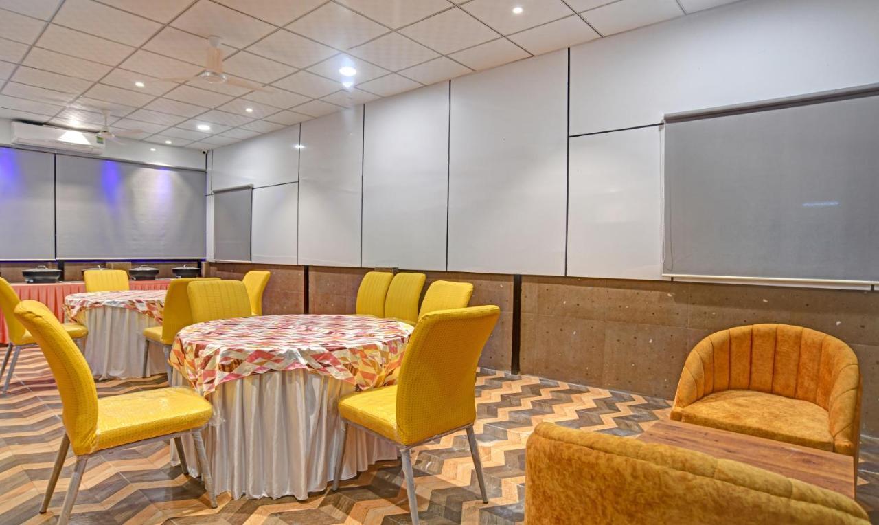 Treebo Merit Indore Exterior foto